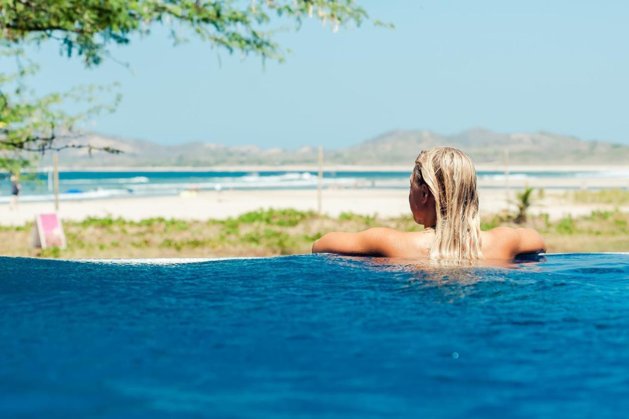 فندق تاماريندوفي  Witch'S Rock Surf Camp المظهر الخارجي الصورة